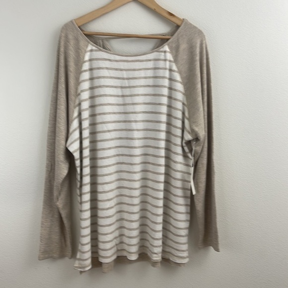 TART REVERSIBLE WHITE AND TAN LONG SLEEVE STRIPE V-NECK BACK SIZE 3X BRAND NEW - Picture 4 of 10